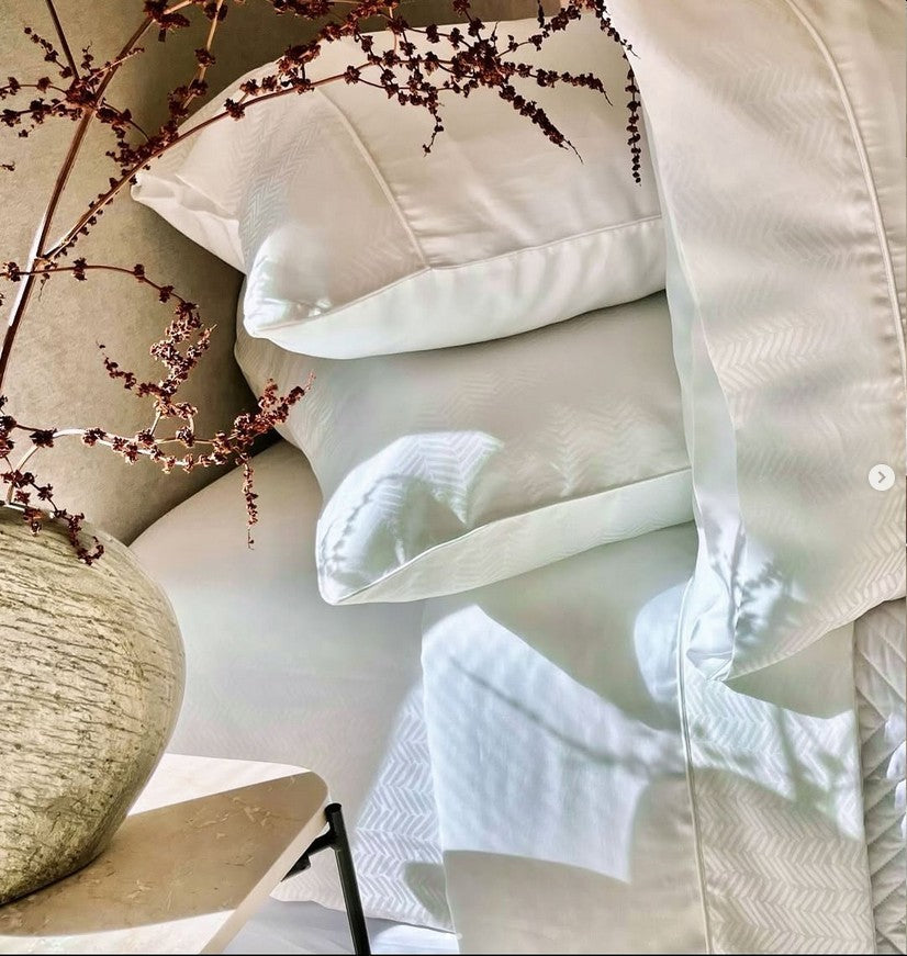 Izbaudiet greznību ar jauno 100% TENCEL žakarda gultas veļu CLARA!