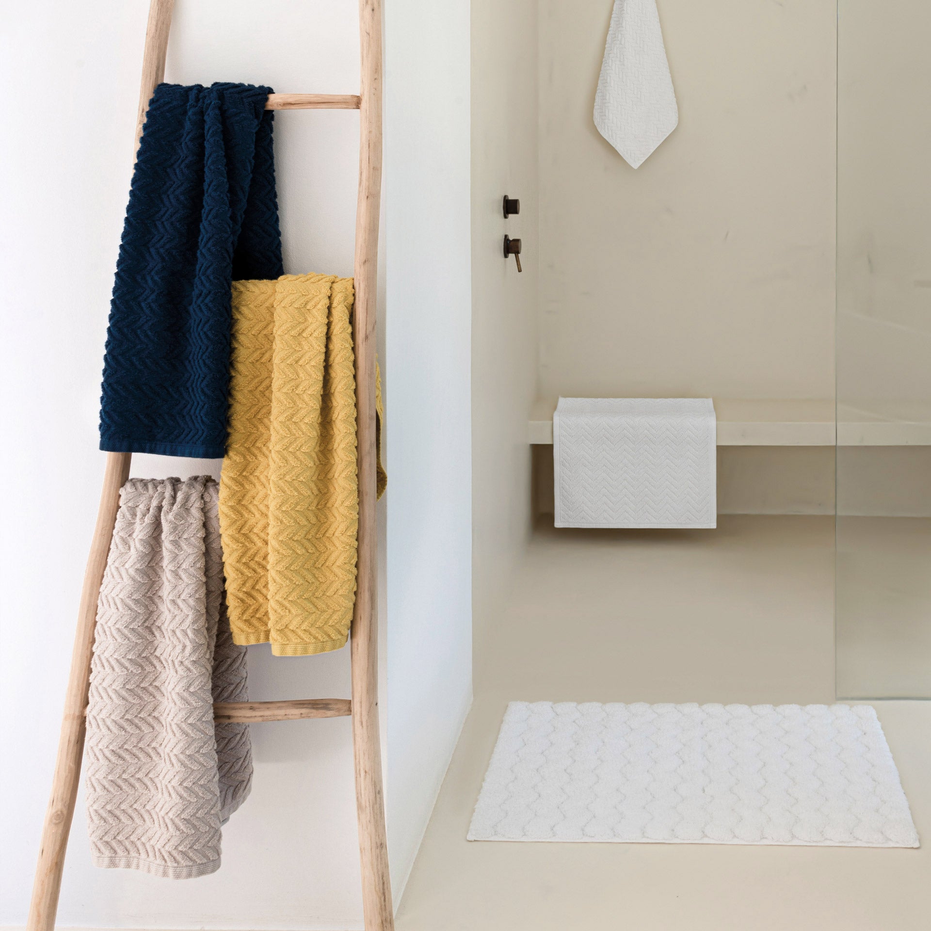 Vannas paklājs CHEVRON 4 krāsas