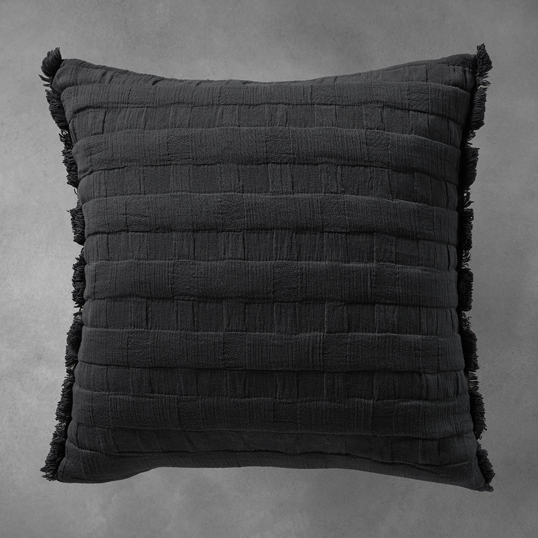 MALTHE – tekstila kolekcija ar reljefu rakstu un krāsu harmoniju