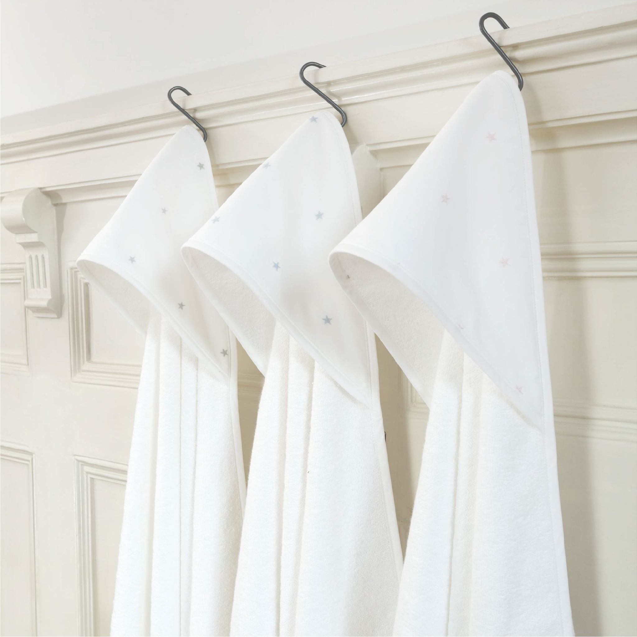 Полотенце с капюшоном – для мягкости кожи малыша после купания.