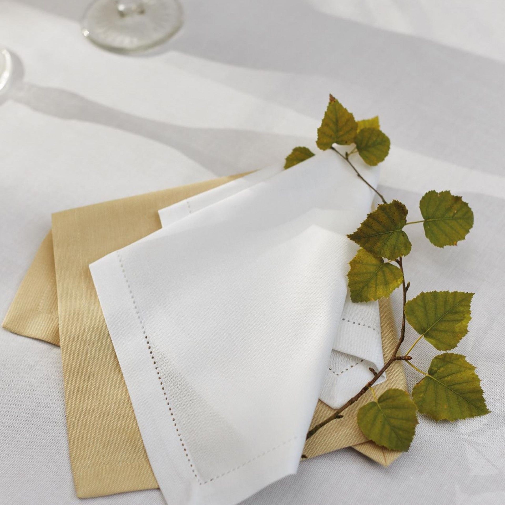 EMY – klasiskā galda tekstila kolekcija