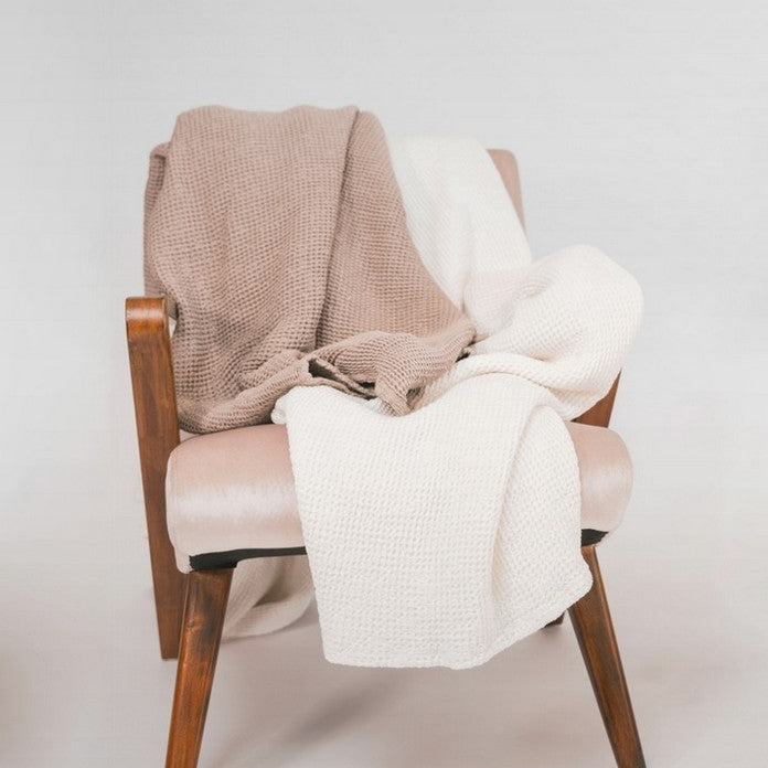 FARO – kokvilnas pleds ar vafeļ tekstūras dziļumu