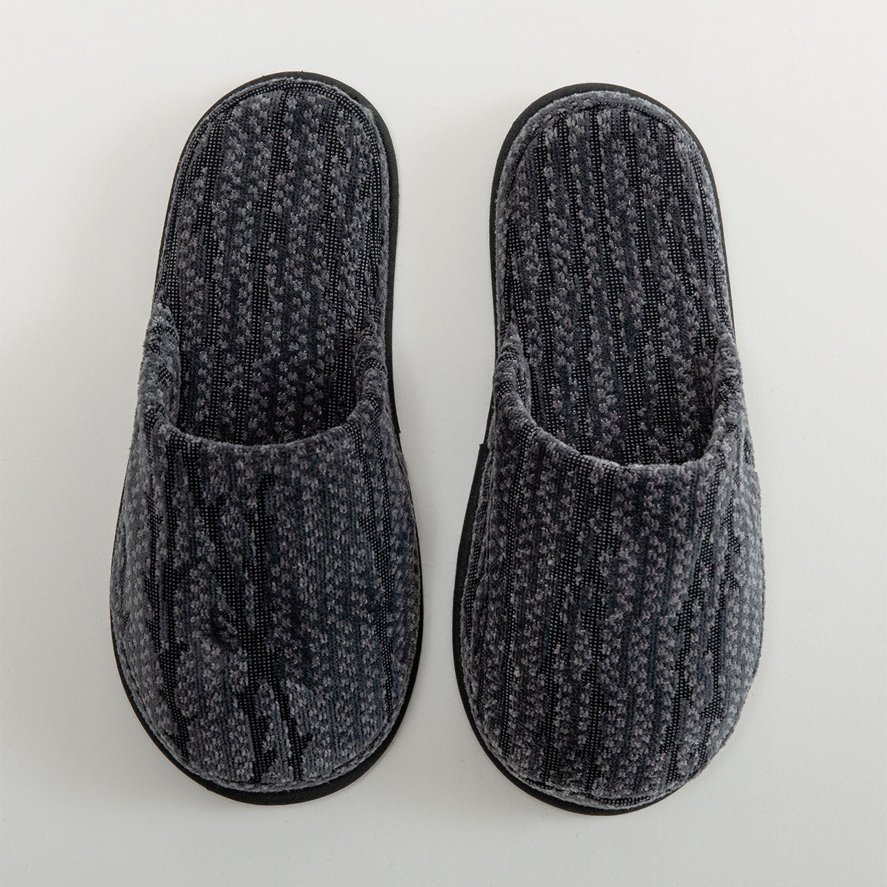 OSAKA – коллекция мужских халатов и тапочек с характером.