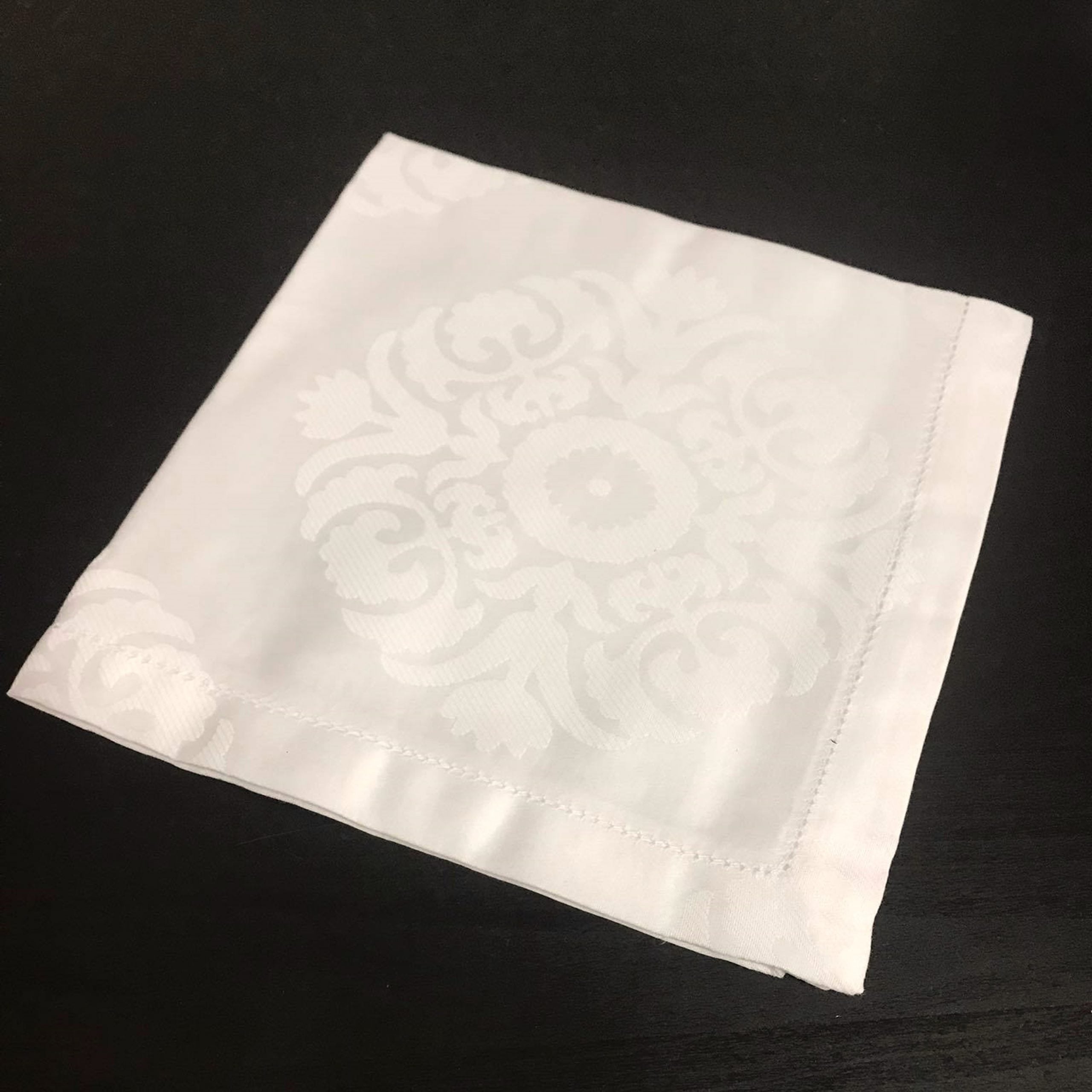 PALACE – žakarda galda tekstils ar aristokrātisku mieru