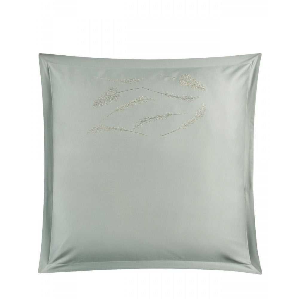 Satīna gultas veļa VIENNA ar izšuvumu — klusa greznība guļamistabai