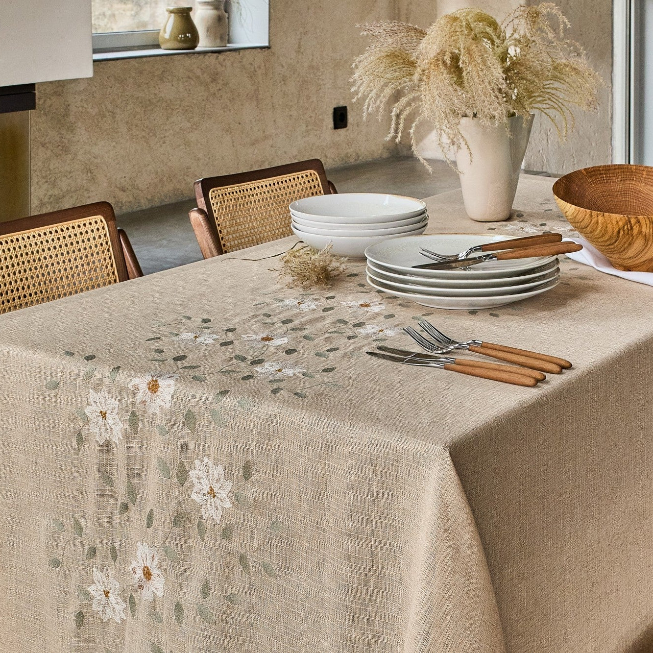 GARDENIA – izsmalcināts galda tekstils ar izšuvumu