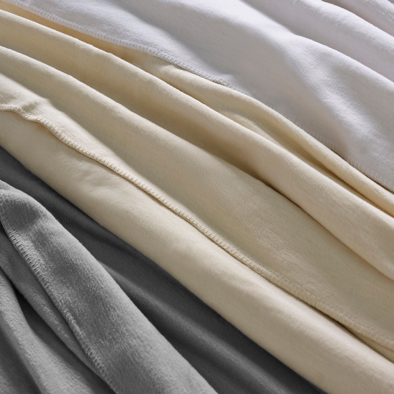 COBERTON – mīksts kokvilnas pleds ar elegantu vienkāršību