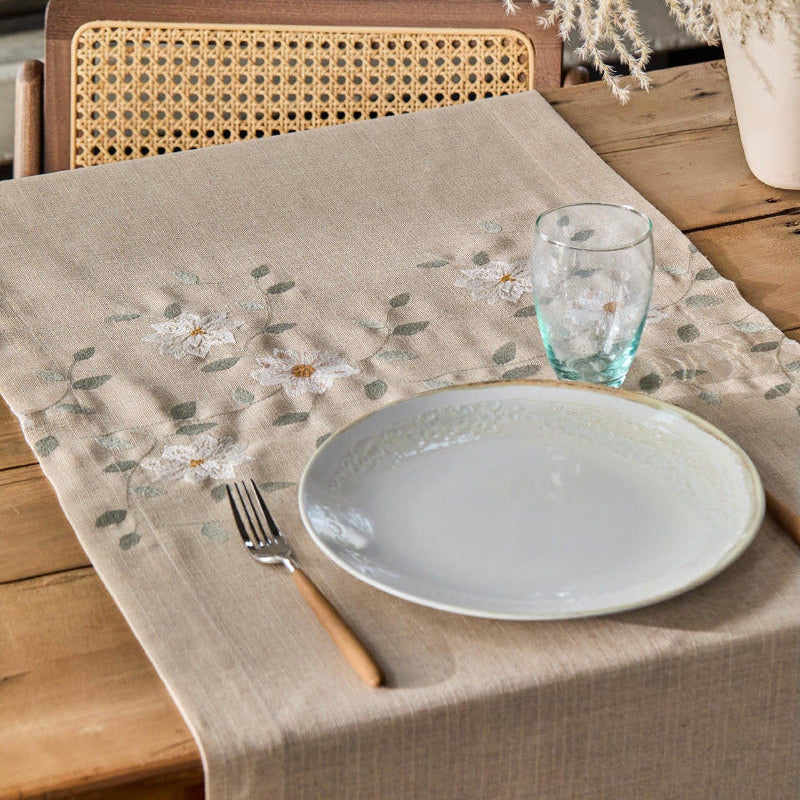 Galda celiņš ar izšuvumu GARDENIA 50x170