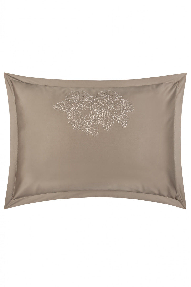 Gultas veļa NORI - satīns ar izšuvumu un dziļumu