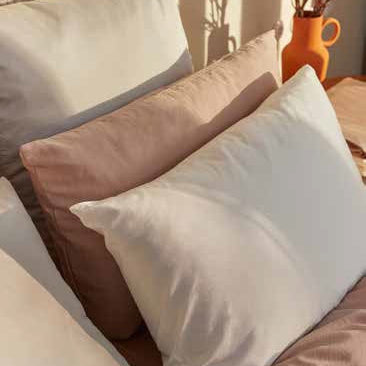 Gultas veļa SOHO - mīkstināts satīns ar minimalisma sajūtu