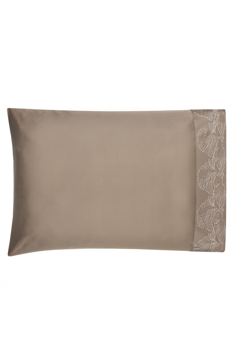 Gultas veļa NORI - satīns ar izšuvumu un dziļumu