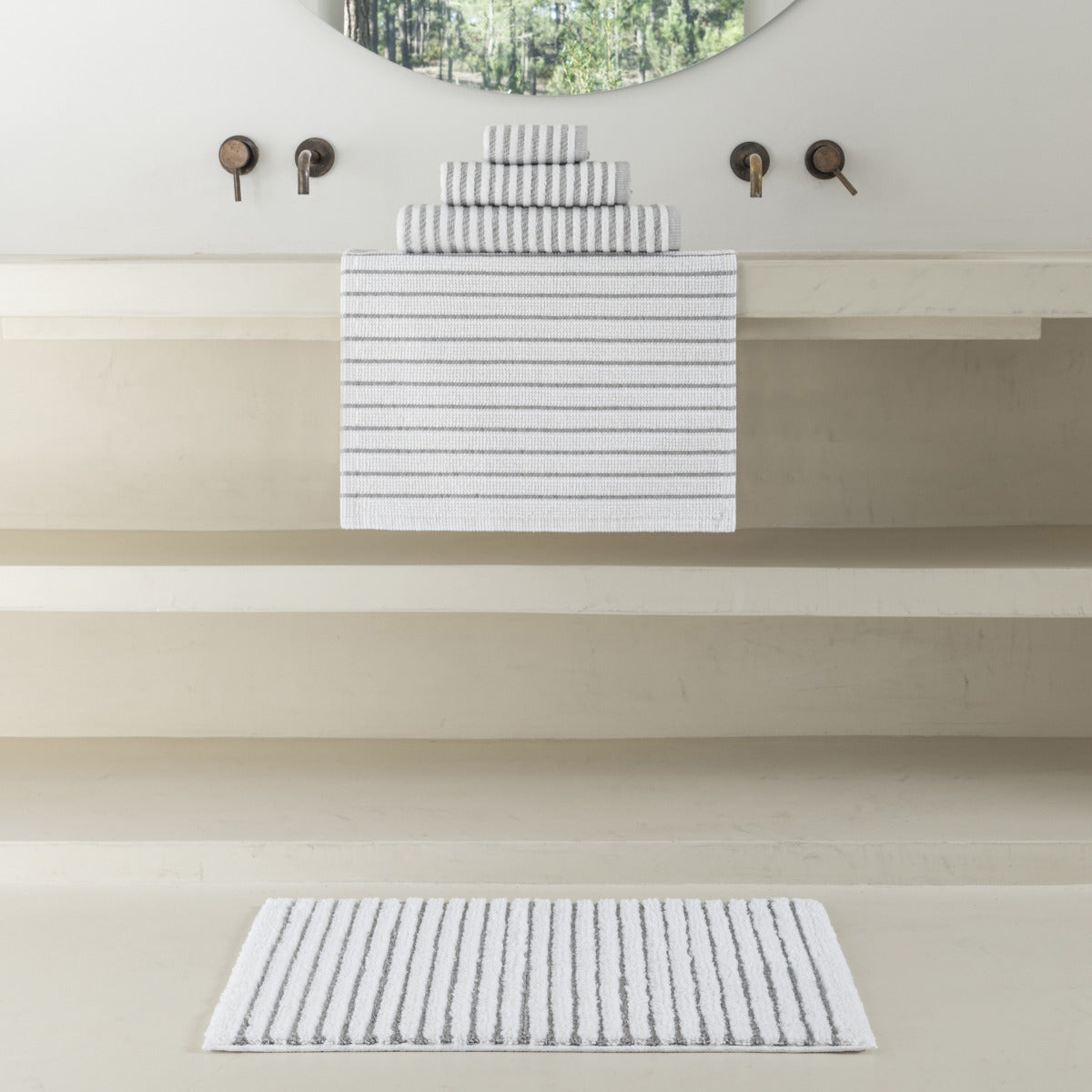 Vannas paklājs 50x80 MAGNETIC GREY ar lateksa pretslīdes pamatni