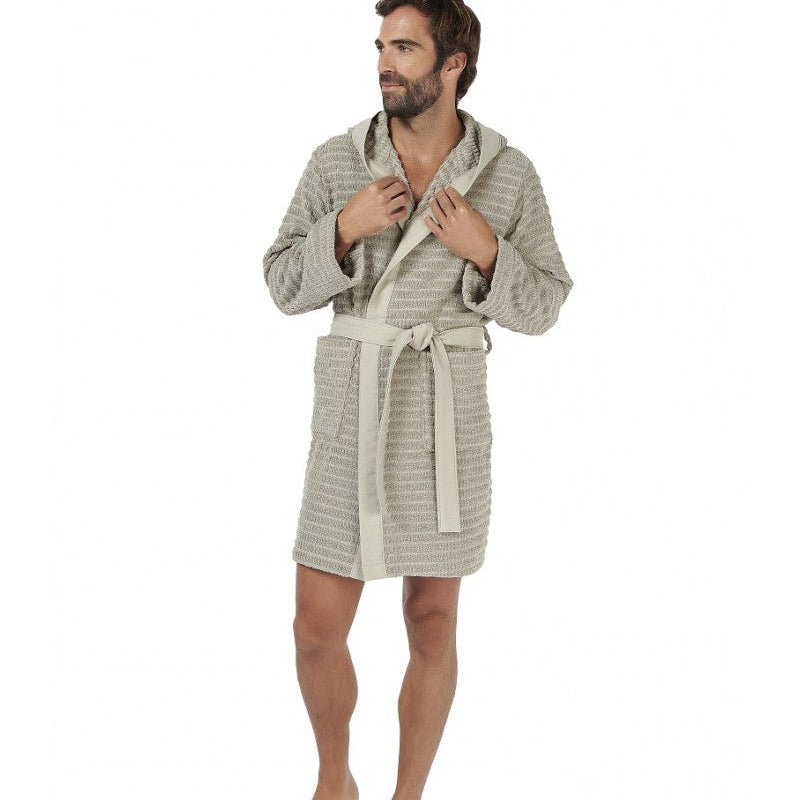 SWELL – коллекция халатов и домашних тапочек с натуральной текстурой и высоким уровнем комфорта.