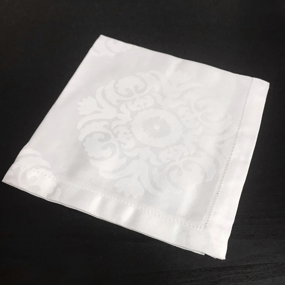 PALACE – žakarda galda tekstils ar aristokrātisku mieru