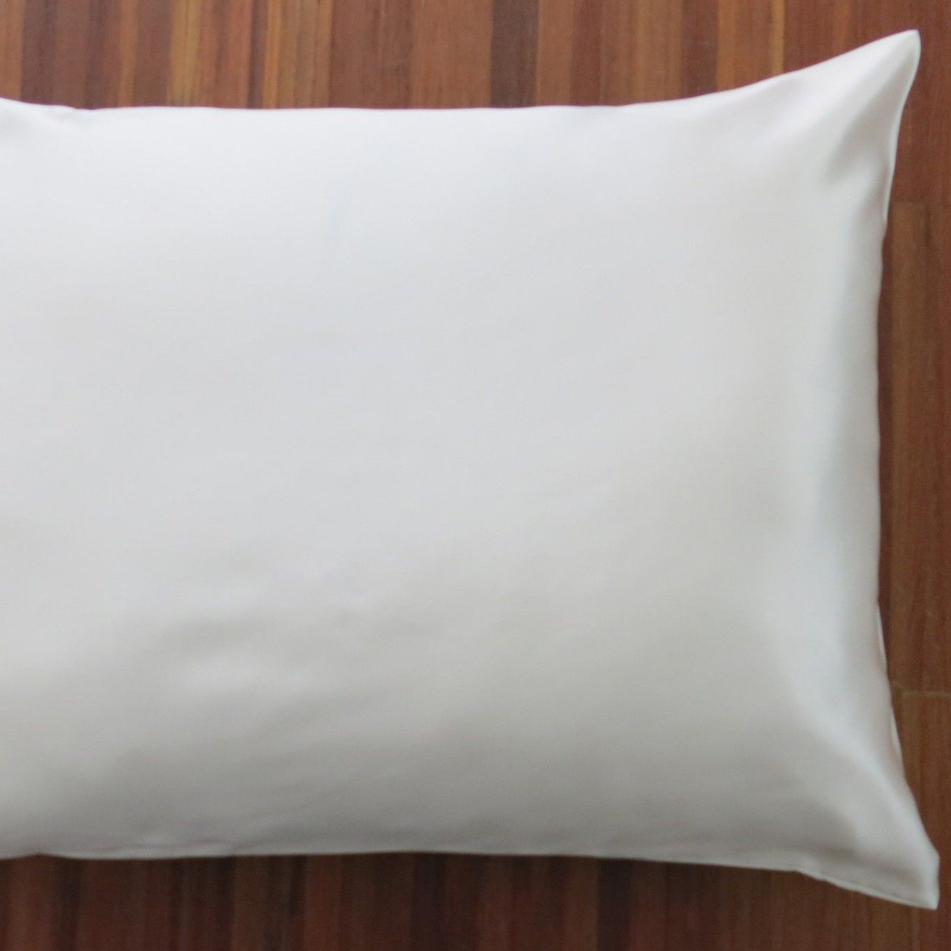 Zīda spilvendrāna SIMPLY SILK — maigums, kas rūpējas par ādu un matiem